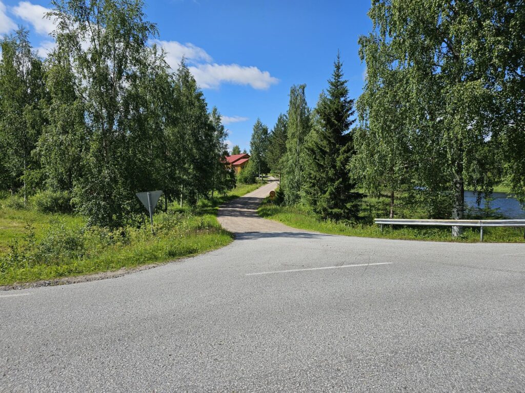 Asfalttitien risteys